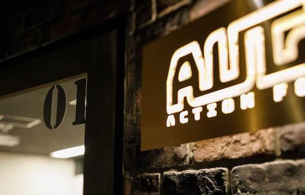 オフィスデザイン事例|株式会社オーガスタブルックリンスタイルをベースにした温かみのあるオフィス空間