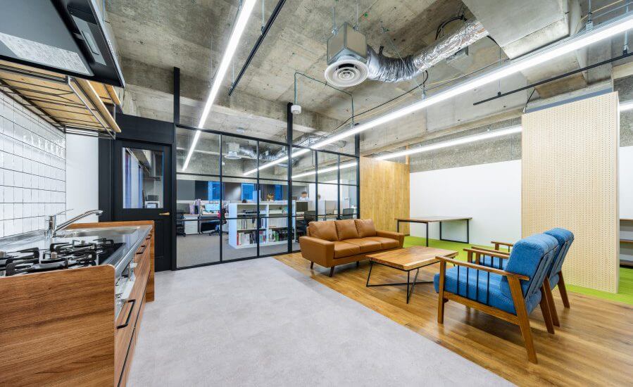 オフィスデザイン事例|リスクキャリア株式会社 _顧客がイメージしやすい空間を再現したオフィス
