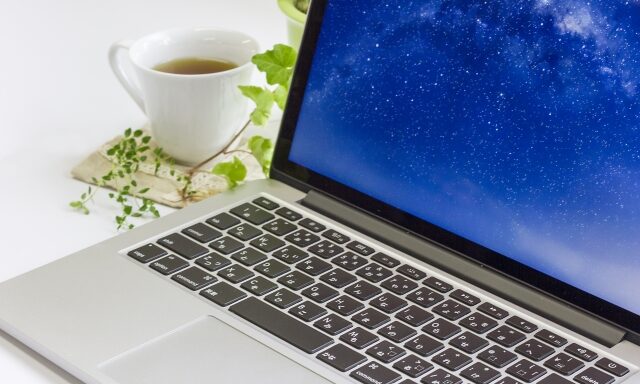 Web会議やフリーアドレスに最適!個人スペースをオフィスに設けるメリット