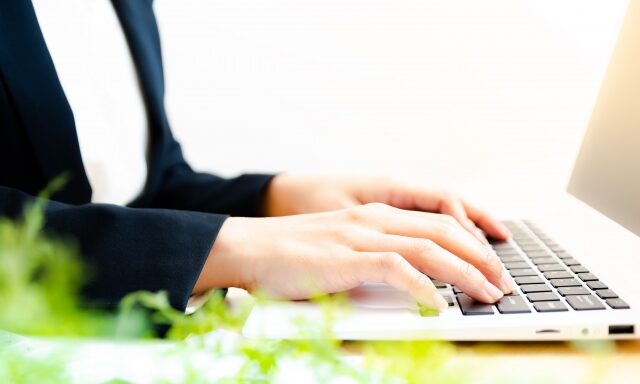 オフィスにグリーン(観葉植物)を置くことでの社員やお客様へどんな効果がある?