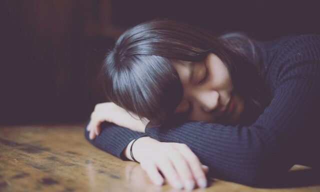 仮眠は従業員の作業効率を上げる!オフィスに仮眠室があるメリットを解説